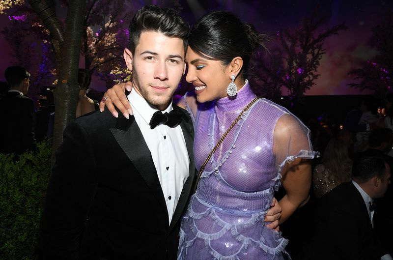 Hvorfor fikk Nick Jonas og Priyanka Chopra sitt første barn gjennom SURROGACY